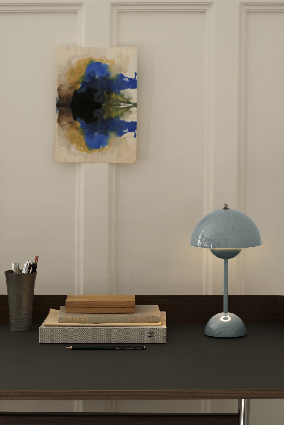 Flowerpot VP9 Portable Battery lamp / Table lamp with USB AndTradition Stone blue