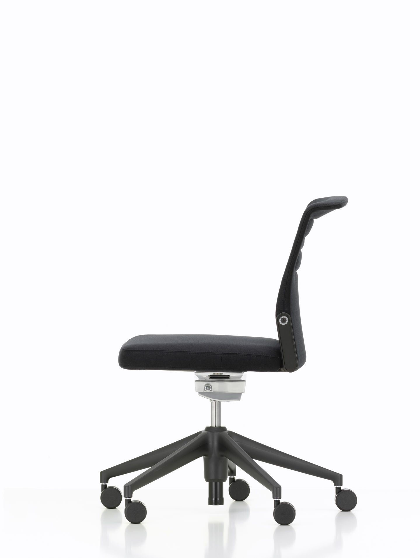 AC5 Studio Office Swivel Chair Vitra