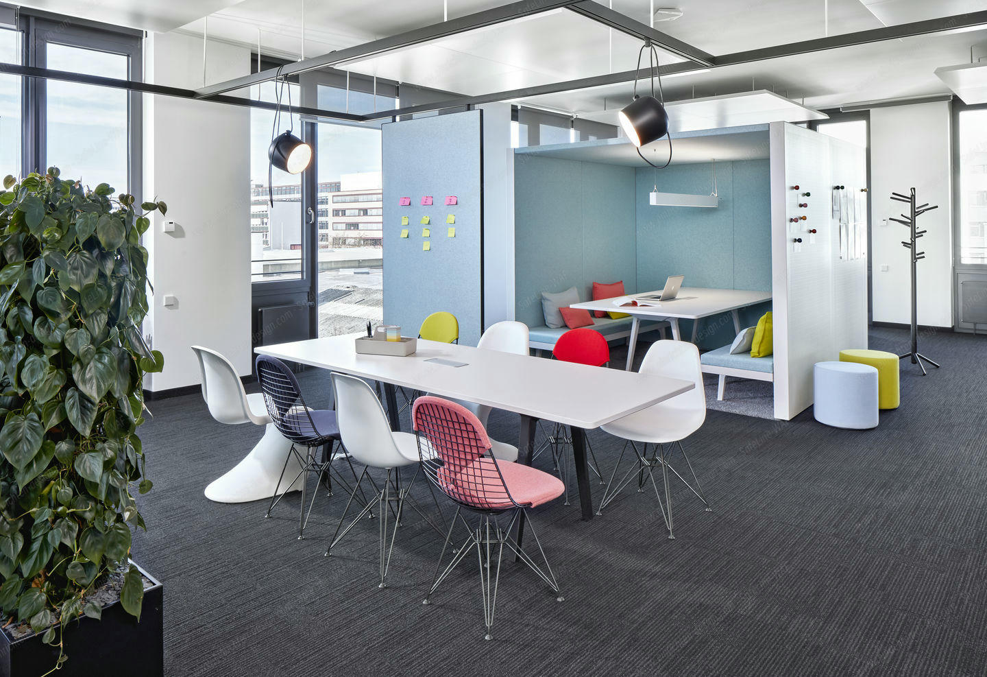 DKR-2 Wire Chair with seat and back cushion Vitra