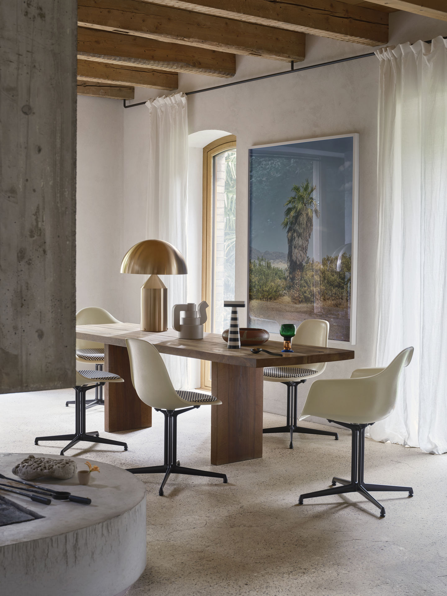 Eames Plastic Arm Chair DAL with seat cushion Vitra