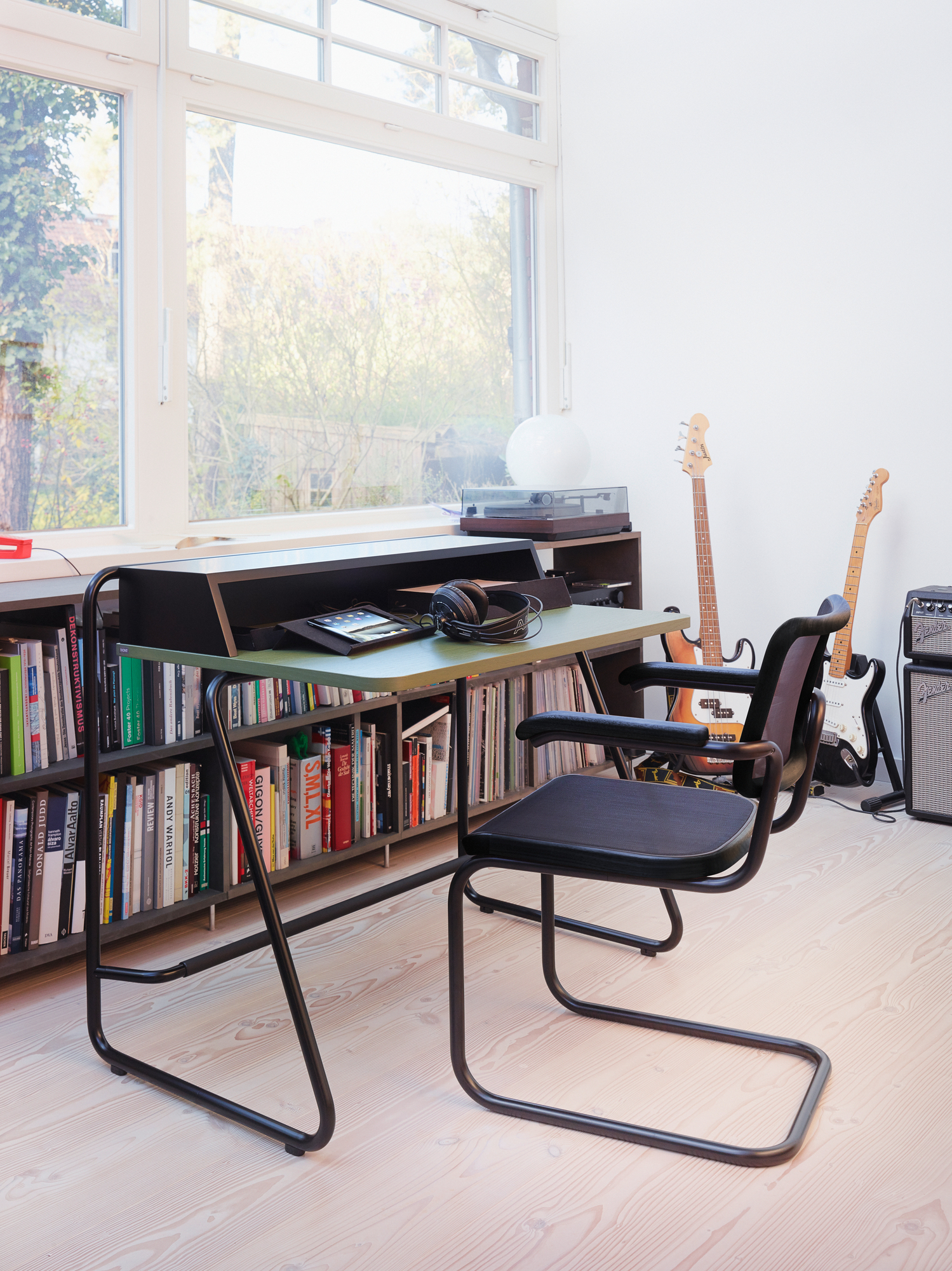 S 1200 Secretary Thonet