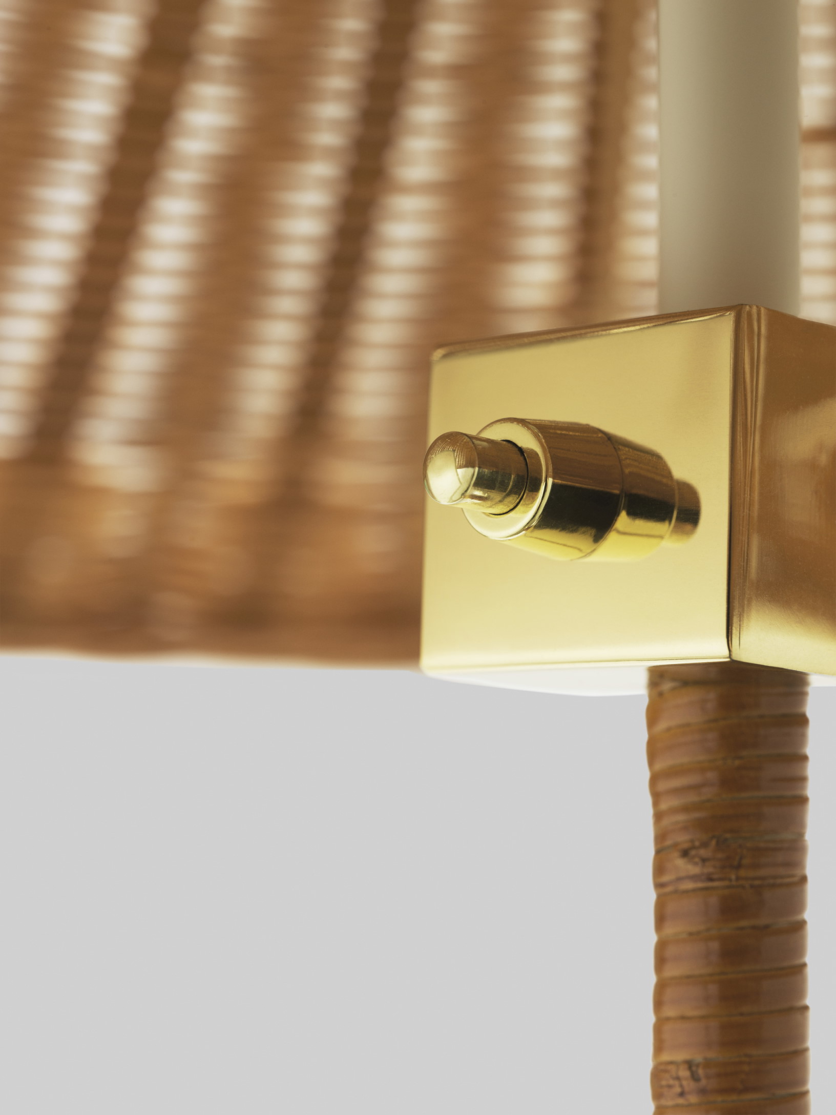 9602 Floor Lamp Gubi