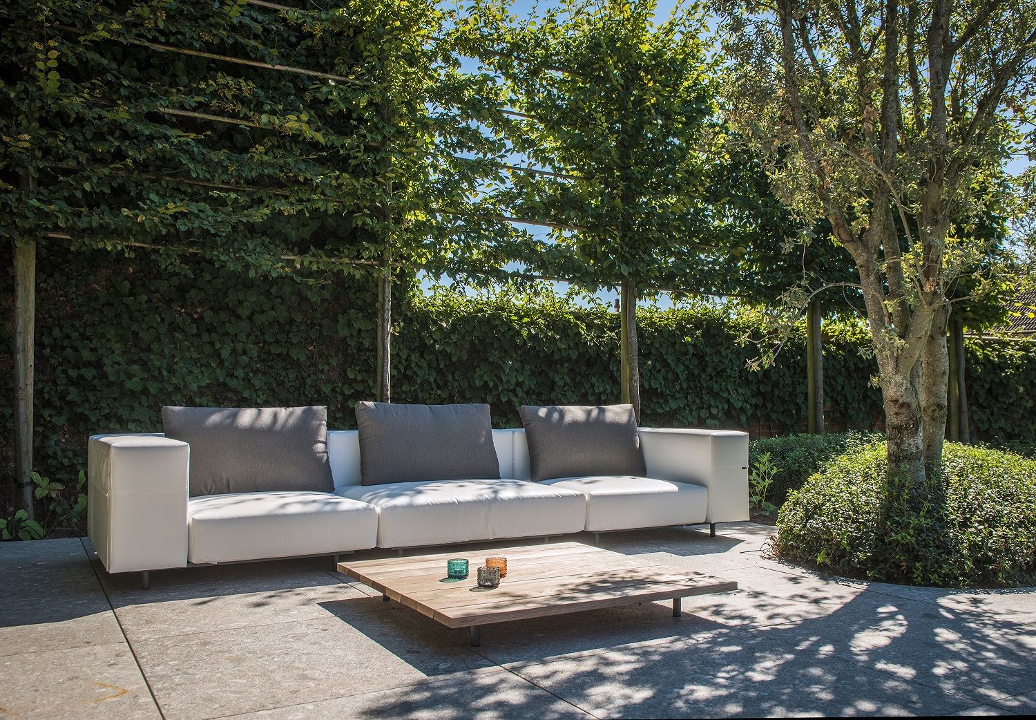 Walrus Outdoor Coffee Table Extremis