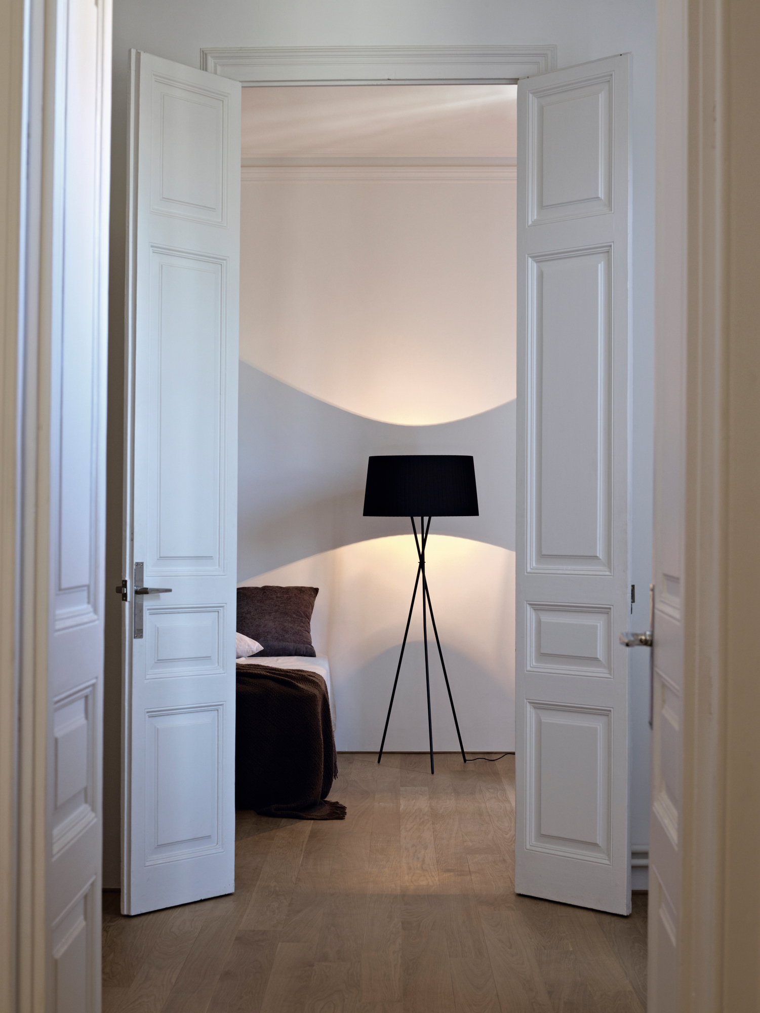 Tripode G5 Floor Lamp Santa & Cole
