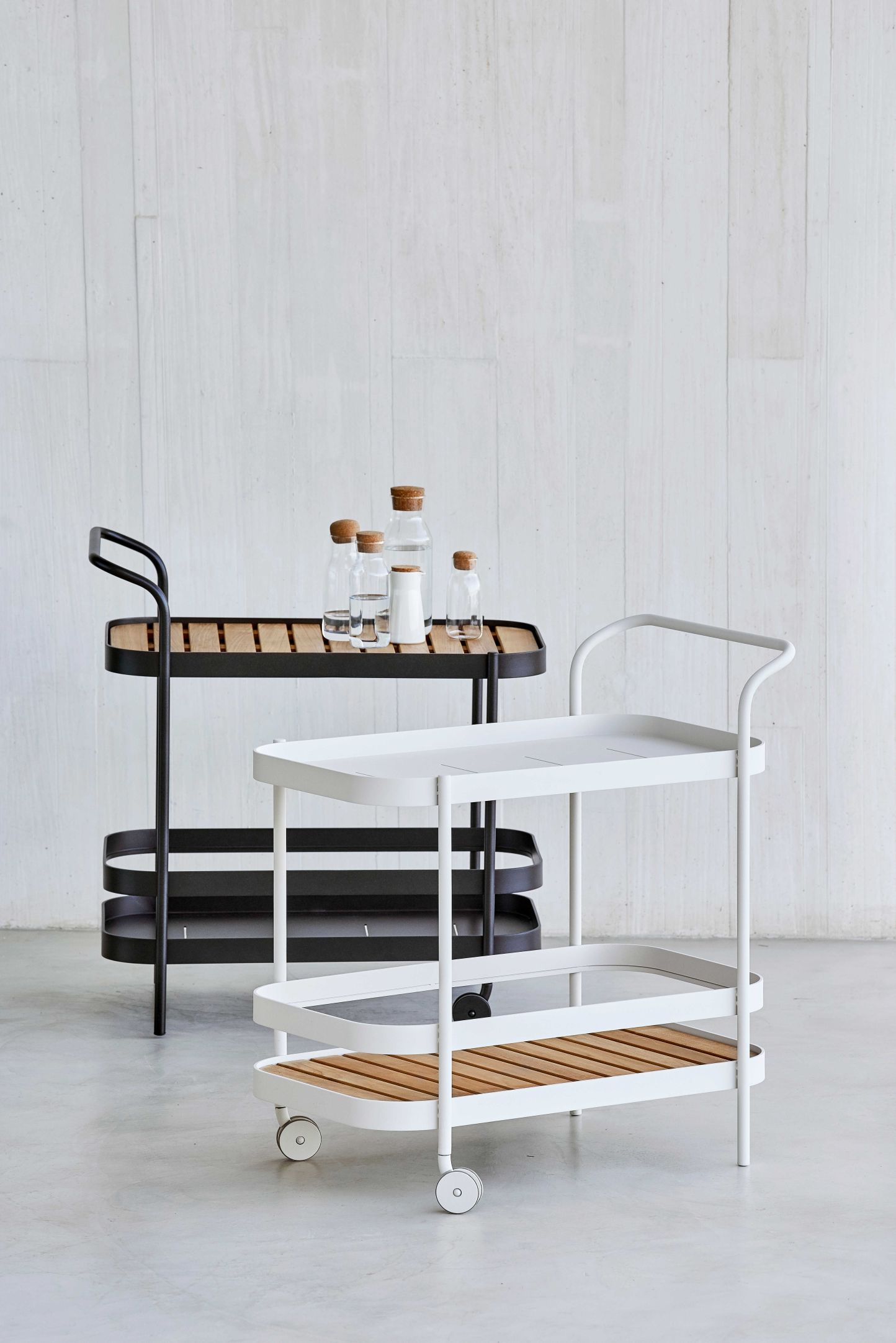 Roll Bar cart lava grey Cane-Line