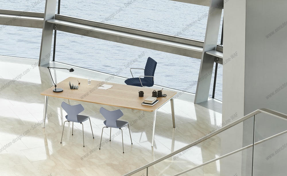 AQ01 Table lamp Fritz Hansen