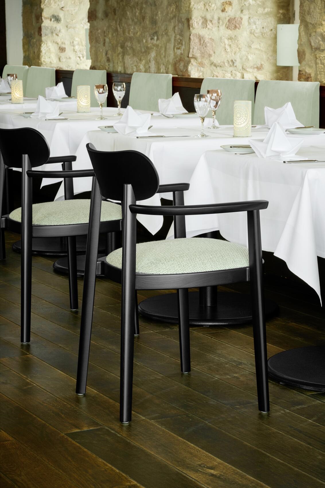 118 SPFV Wooden chair with armrests Thonet