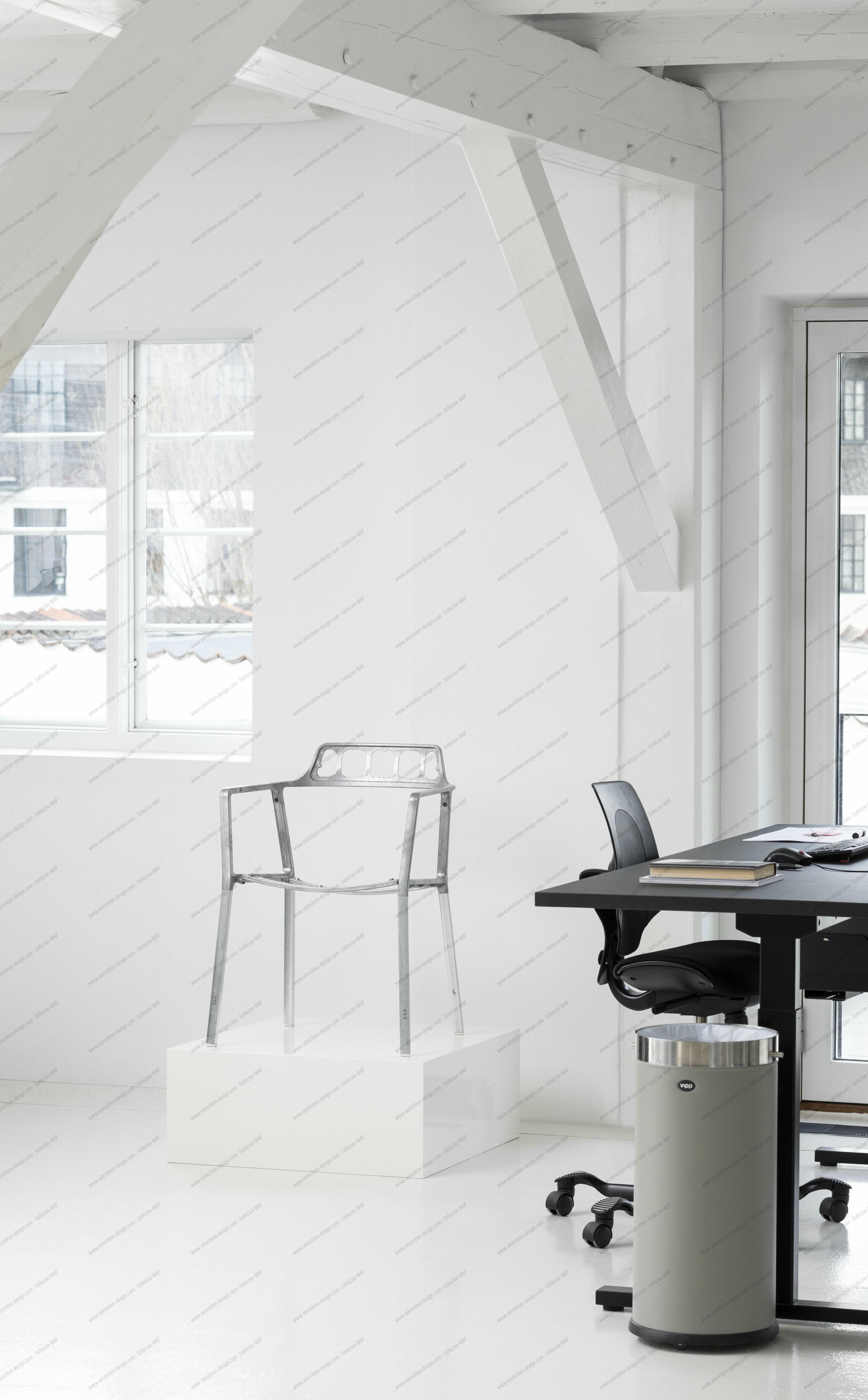 Chair black aniline leather Vipp Chair black aniline leather Vipp