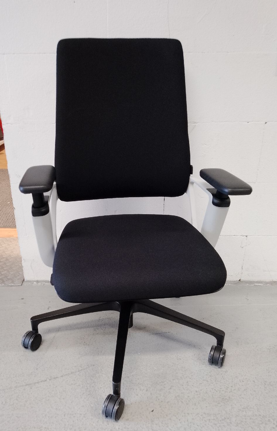 Connex2 office swivel chair Klöber EXHIBITION PIECE / USED FURNITURE 