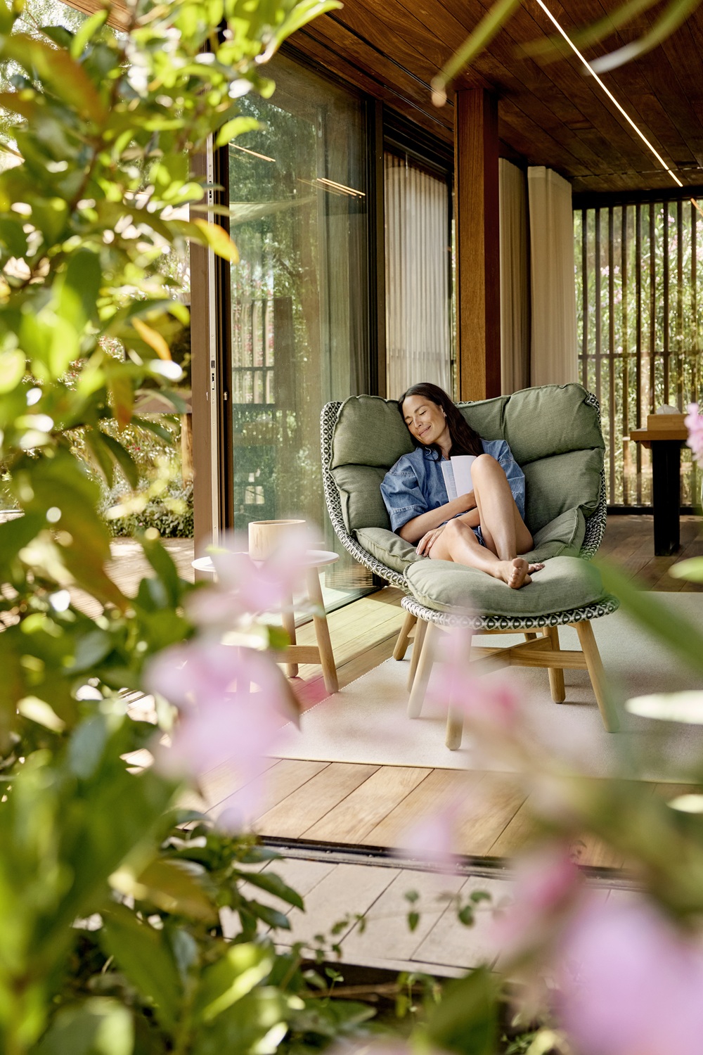 Mbrace Outdoor Wing chair High-back Dedon