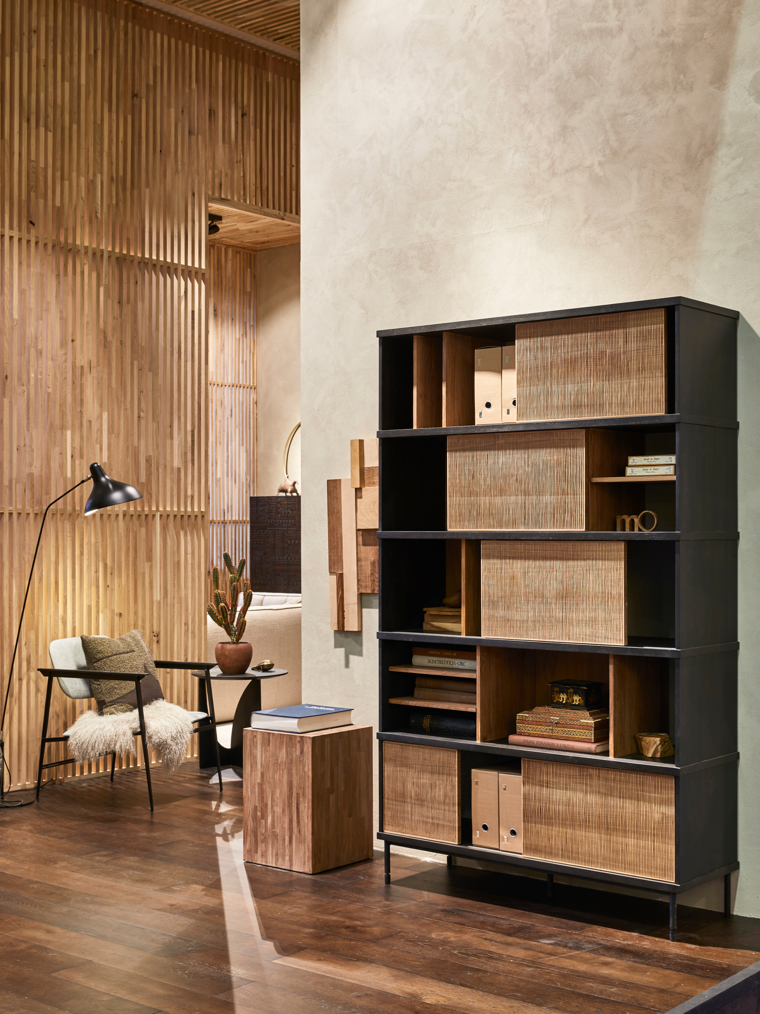 Oscar Shelf With 5 Sliding Doors Ethnicraft