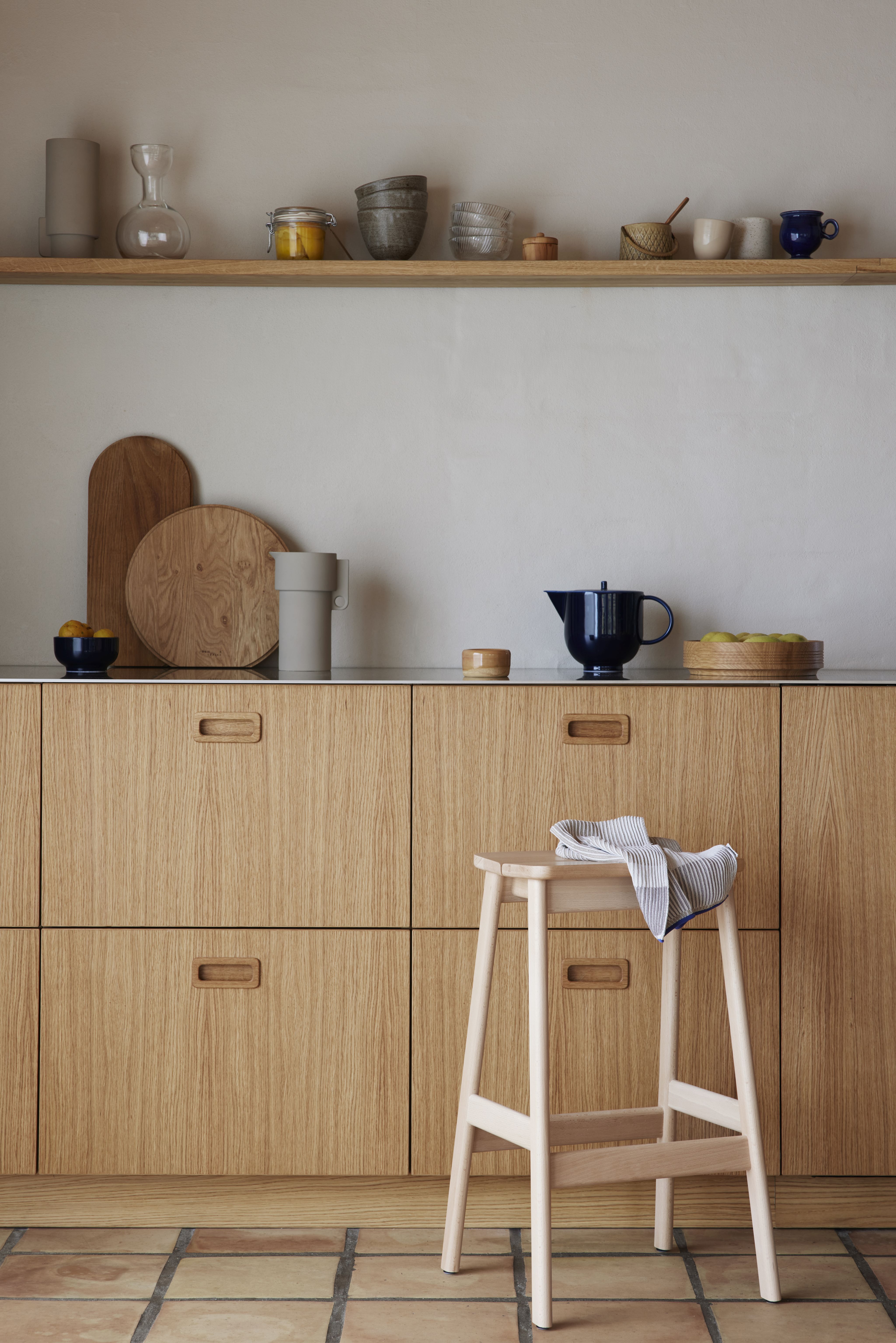 Angle Standard Bar Stool Form & Refine