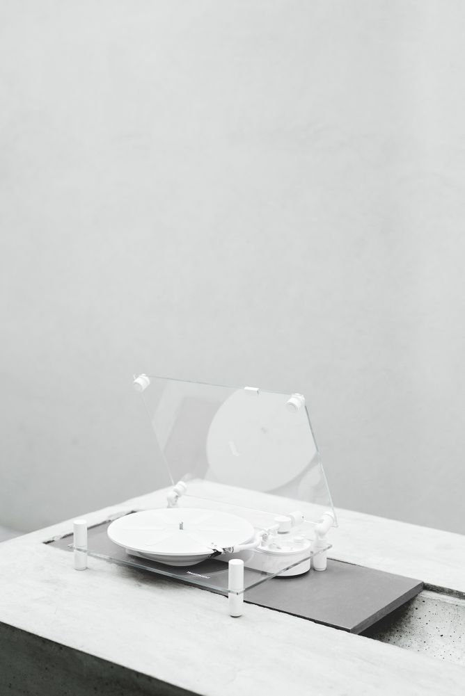 Transparent turntable Transparent