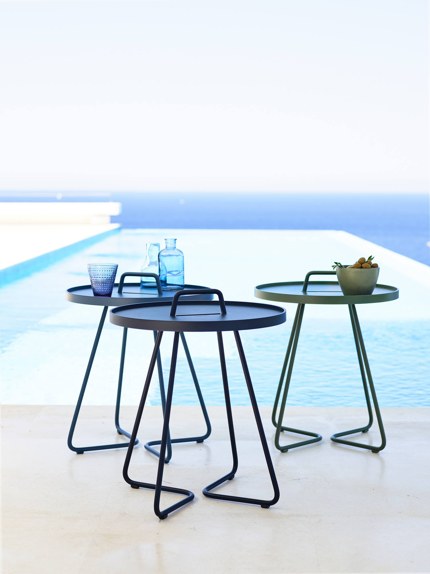 On-The-Move Outdoor side table small taupe Cane-Line