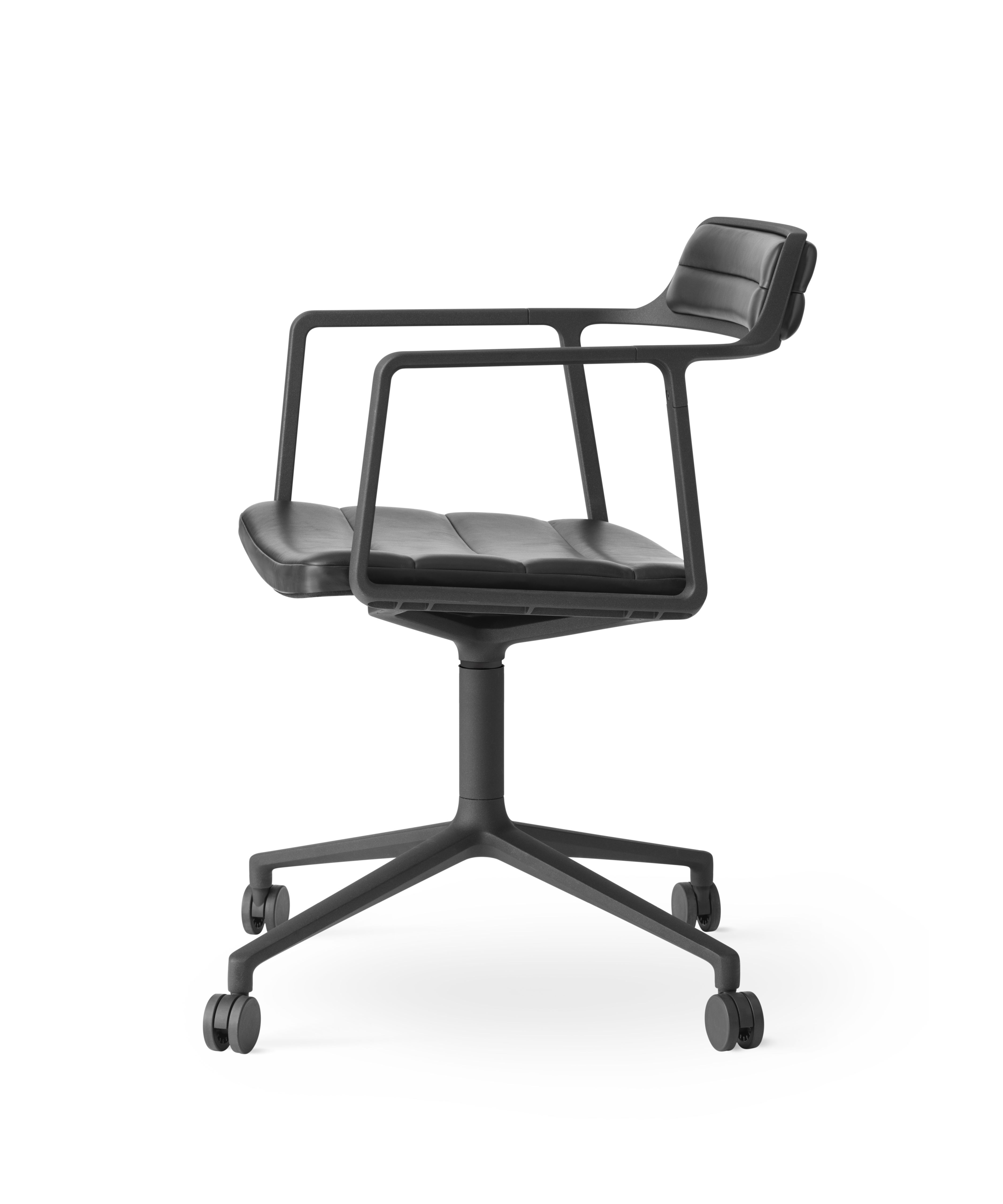 VIPP452 Swivel Chair with Castors Vipp VIPP452 Swivel Chair with Castors Vipp