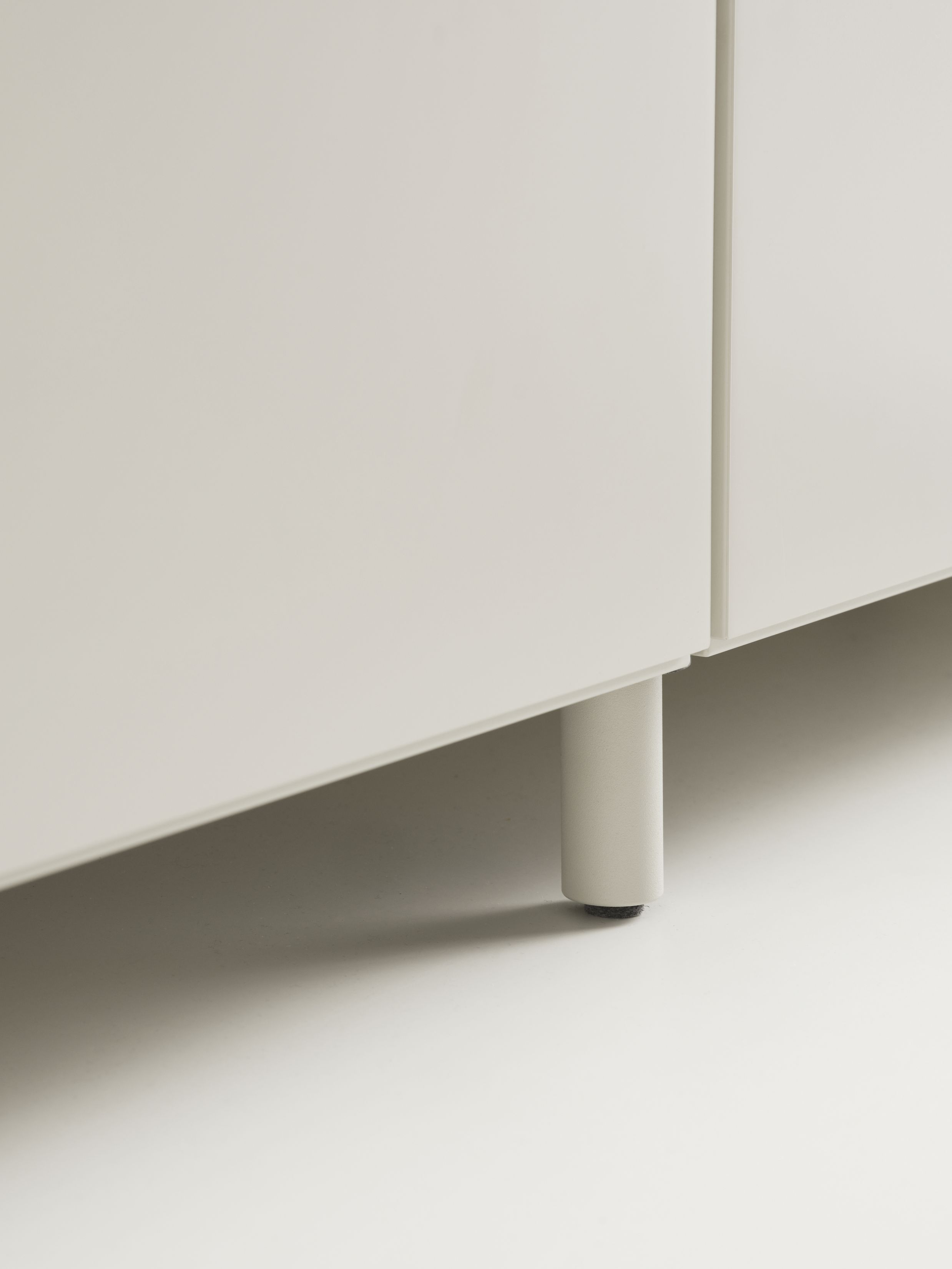 Relief Legs Set of 4 for Chest of Drawers white String Furniture