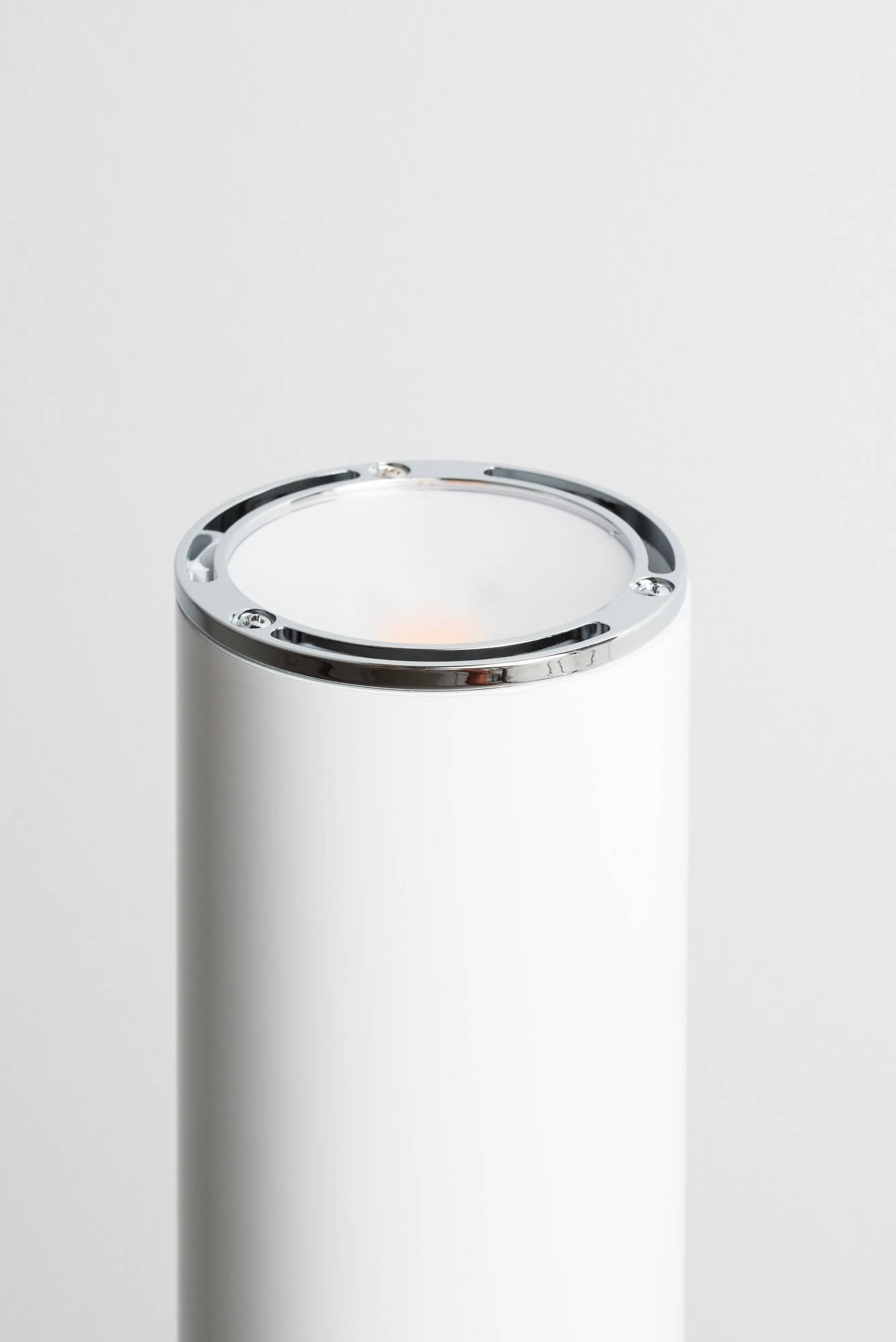Ilio LED floor lamp white shiny Artemide
