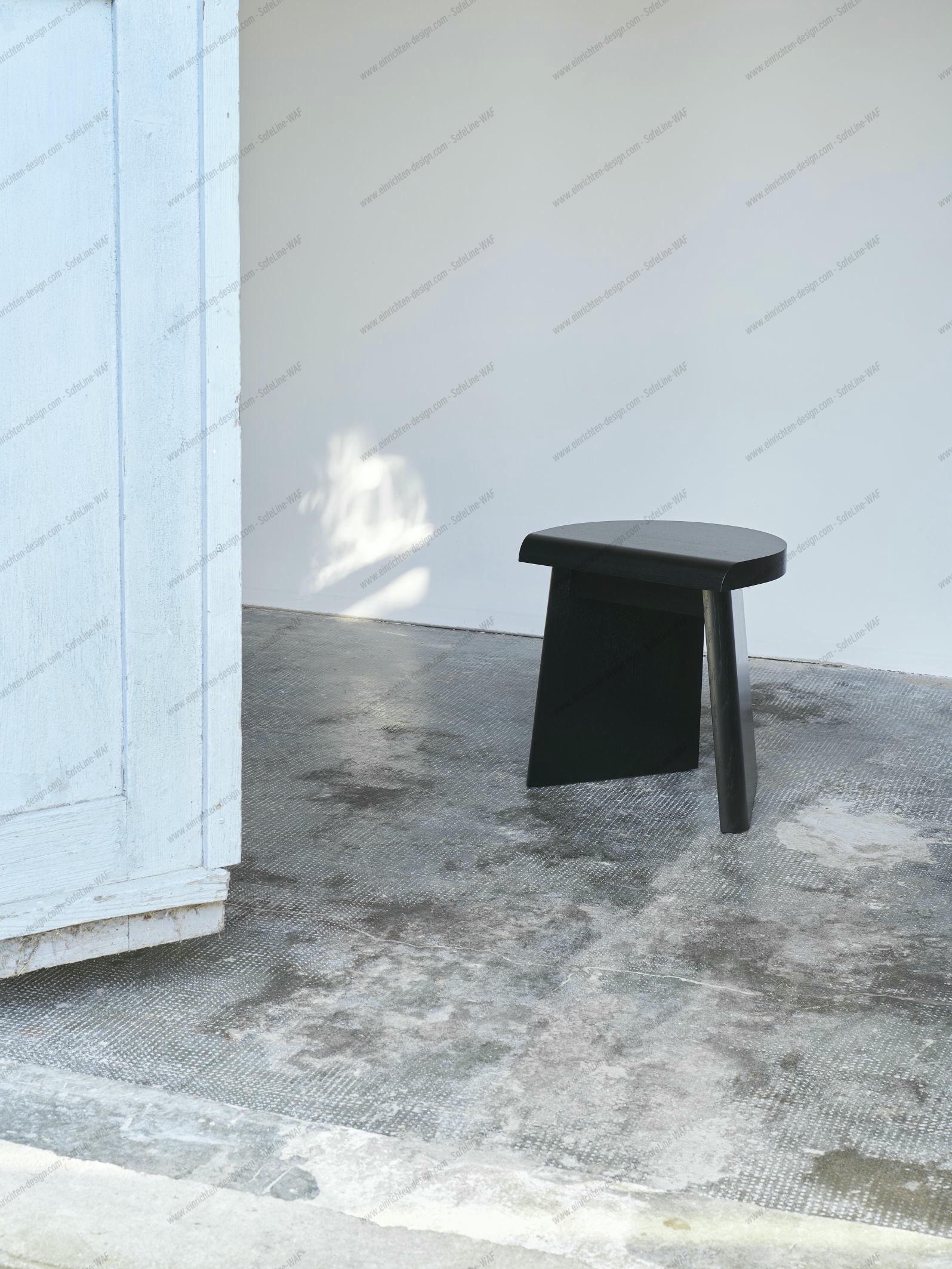 Portao stool Favius Oak stained black