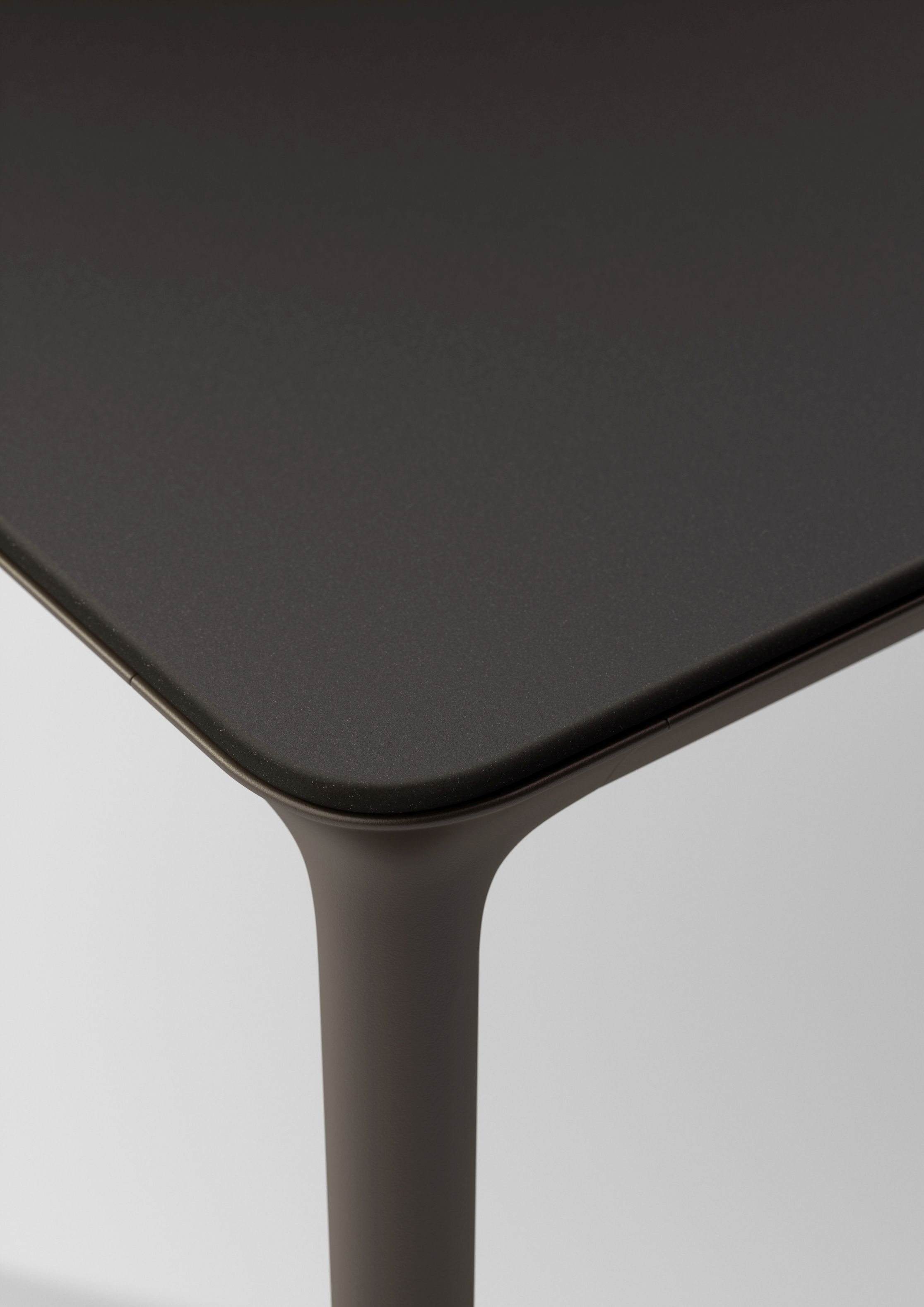 Bellmonde Dining Table L Outdoor HPL tabletop Dedon