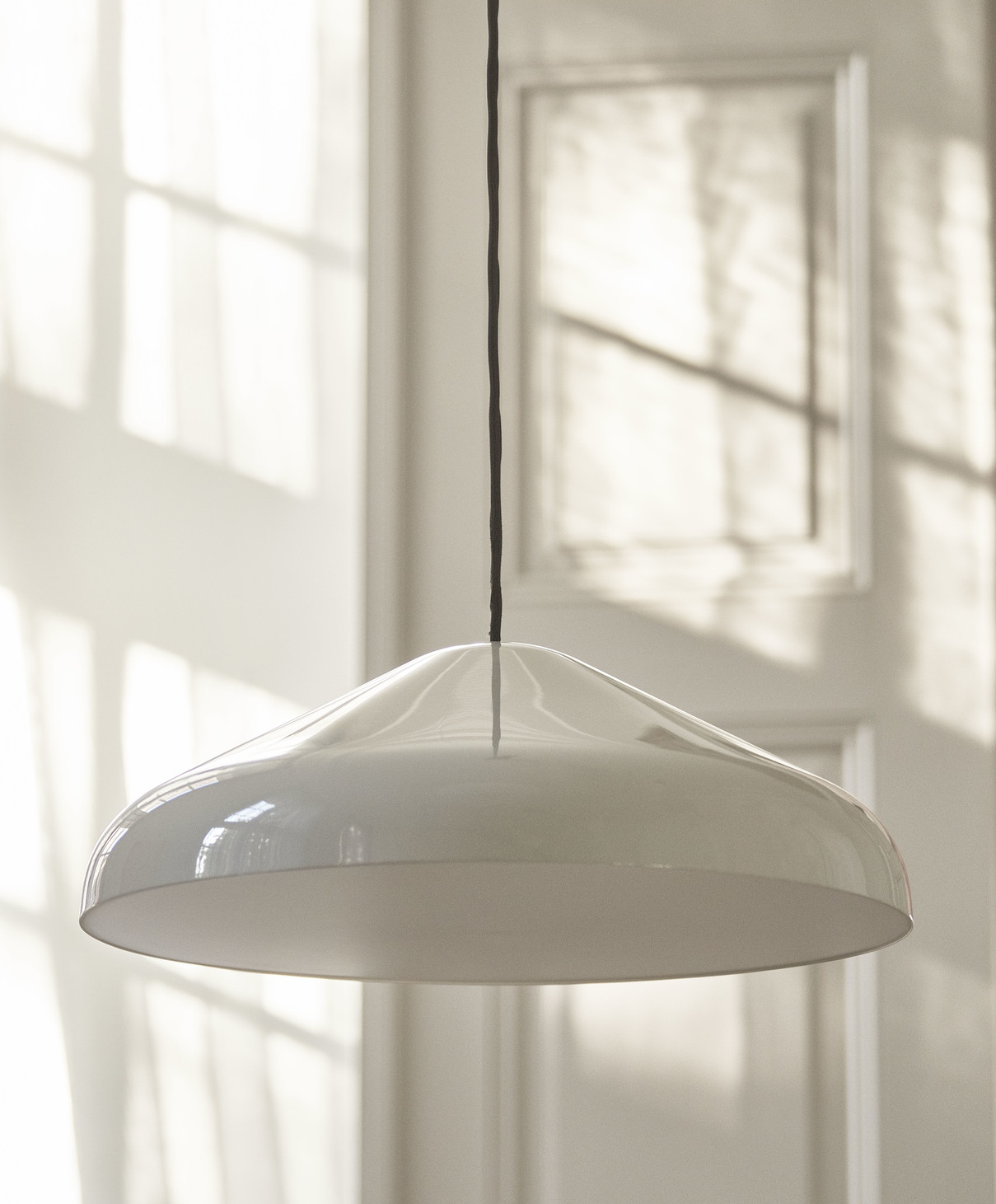 Pao Steel Pendant 350 Hay
