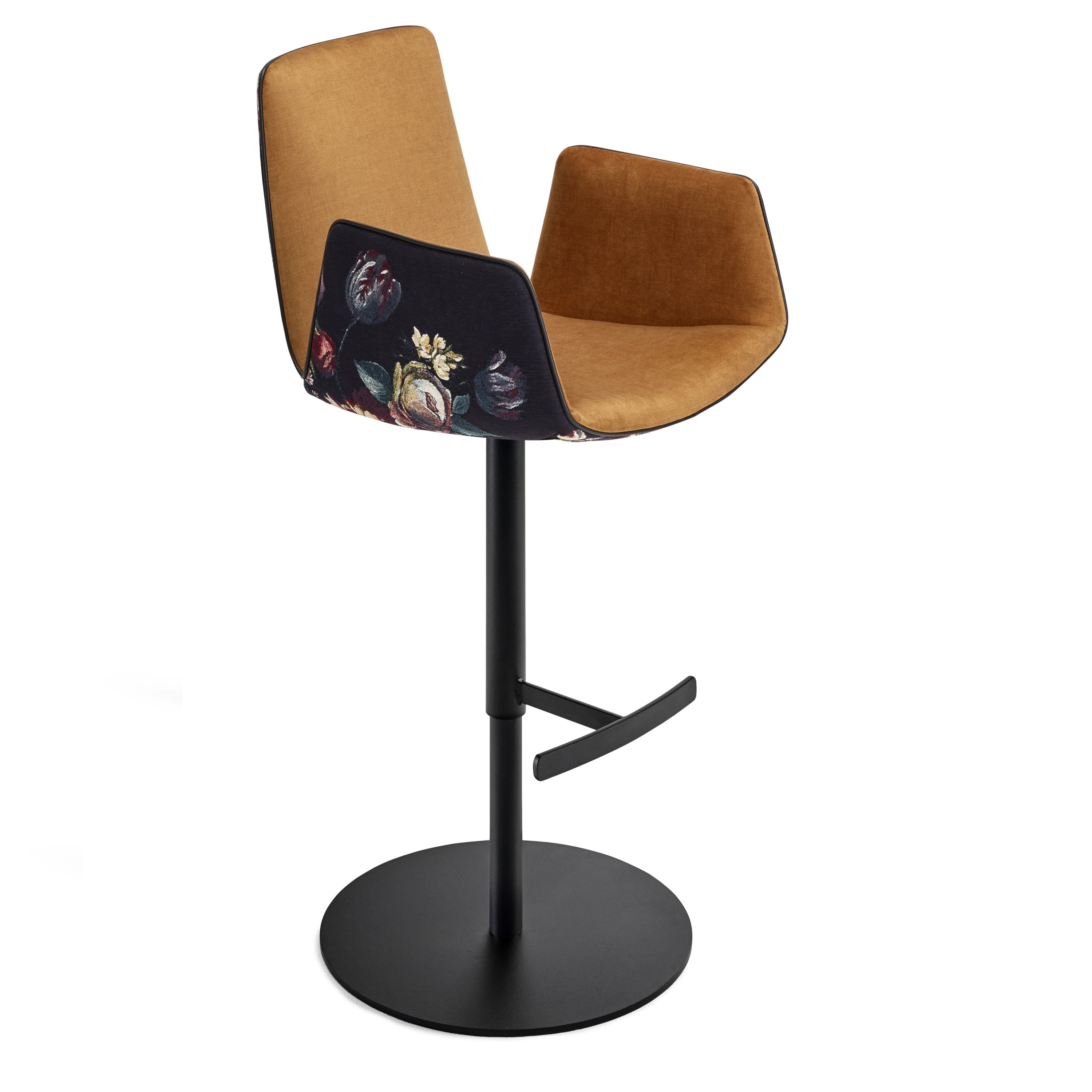Amelie Bar Armchair high armrests Freifrau Manufaktur