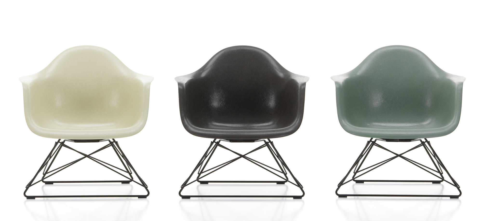 Eames Fibreglass Arm Chair LAR Chair Vitra