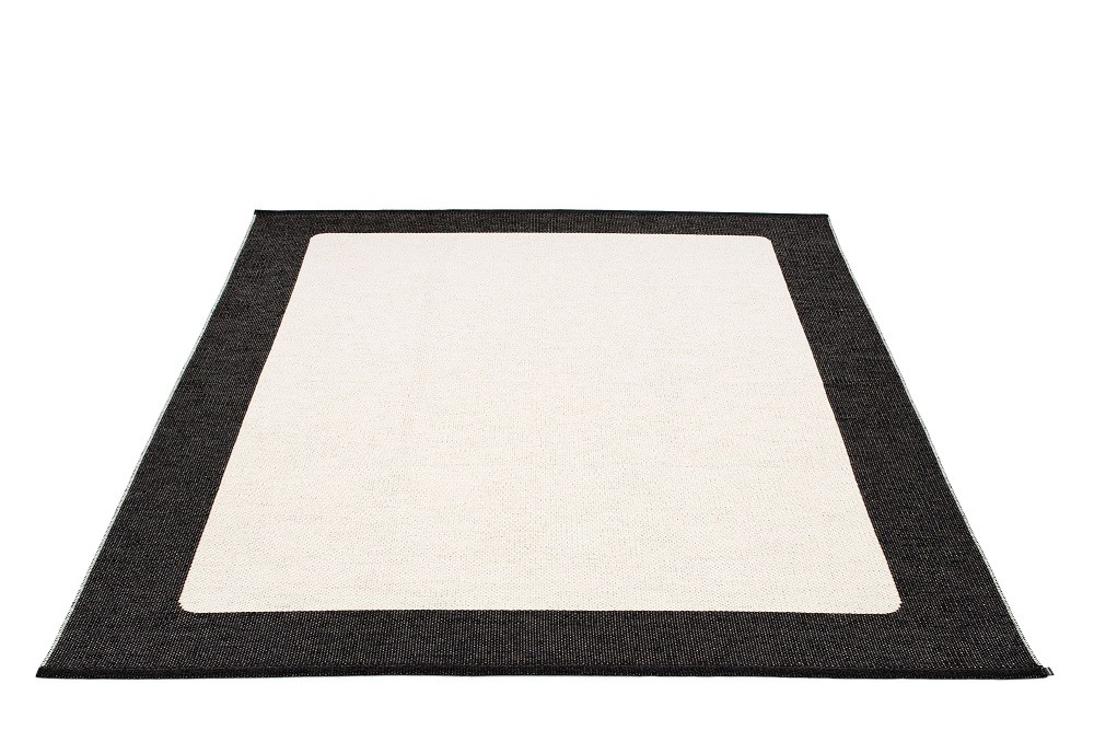 Ilda Plastic carpet 180x180 cm Pappelina Mustard