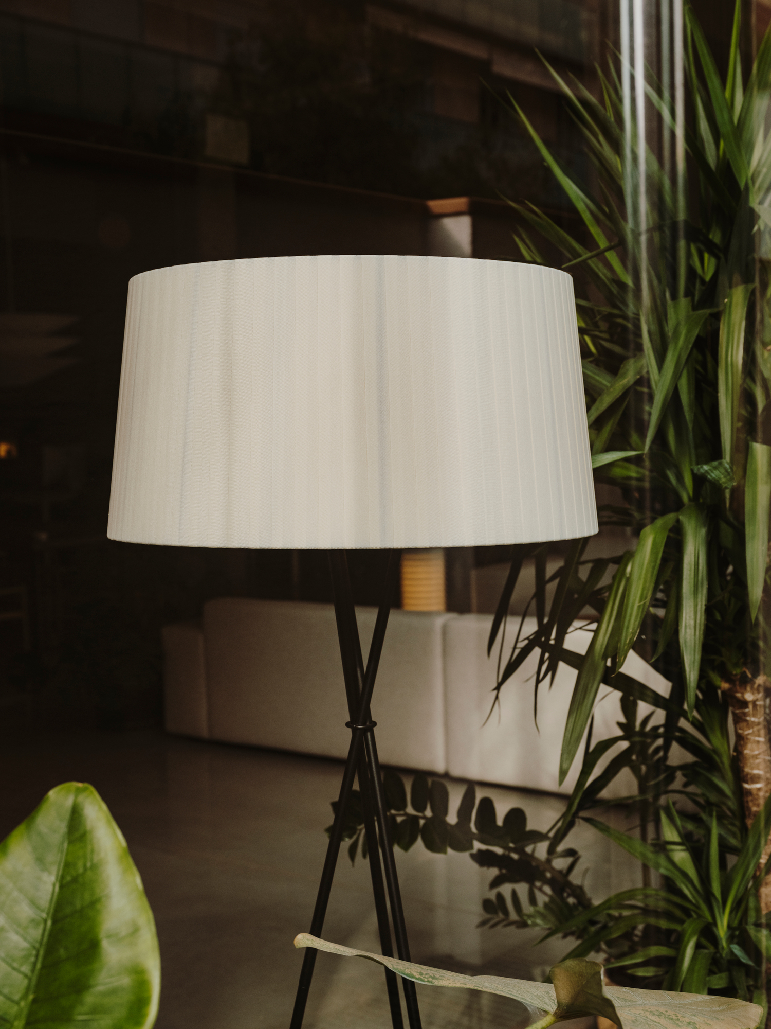 Tripode G5 Floor Lamp Santa & Cole