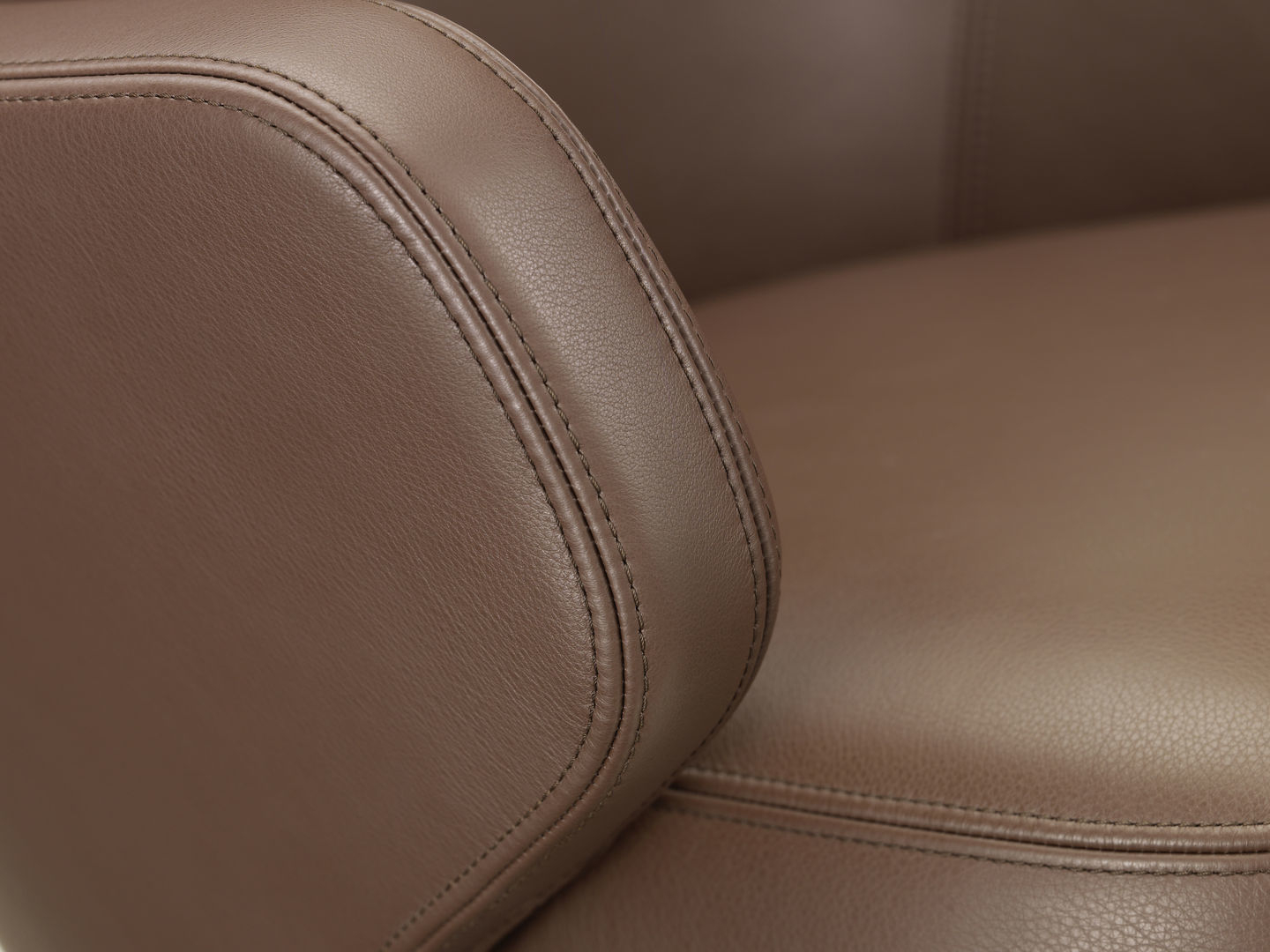 Grand Conference Lowback Chair Vitra