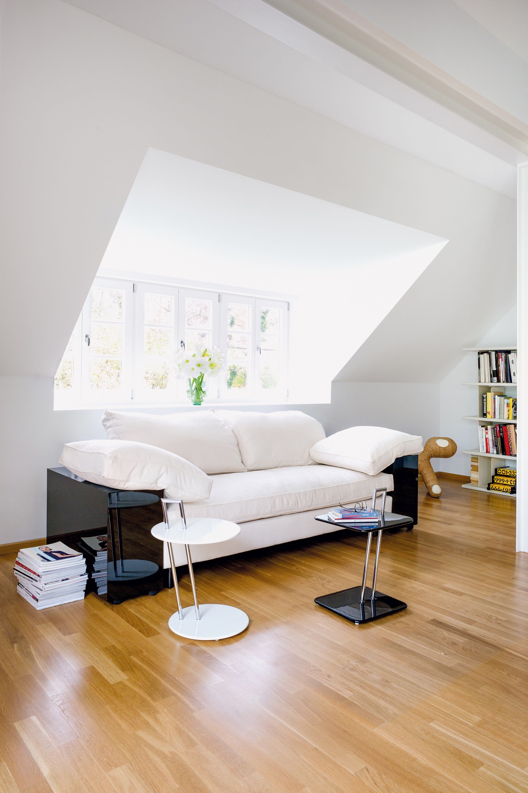 Lota Sofa Classicon