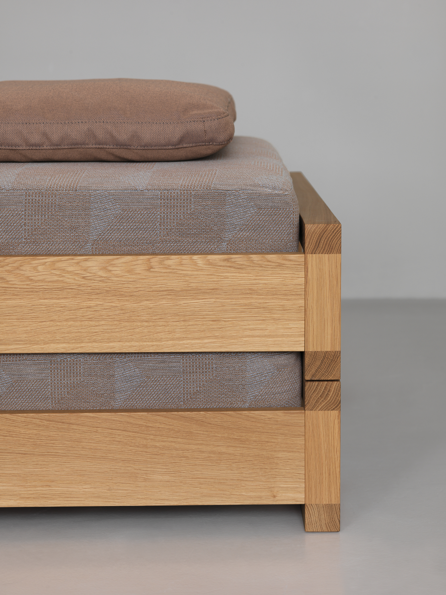 Guest 90 wood bed oak Zeitraum