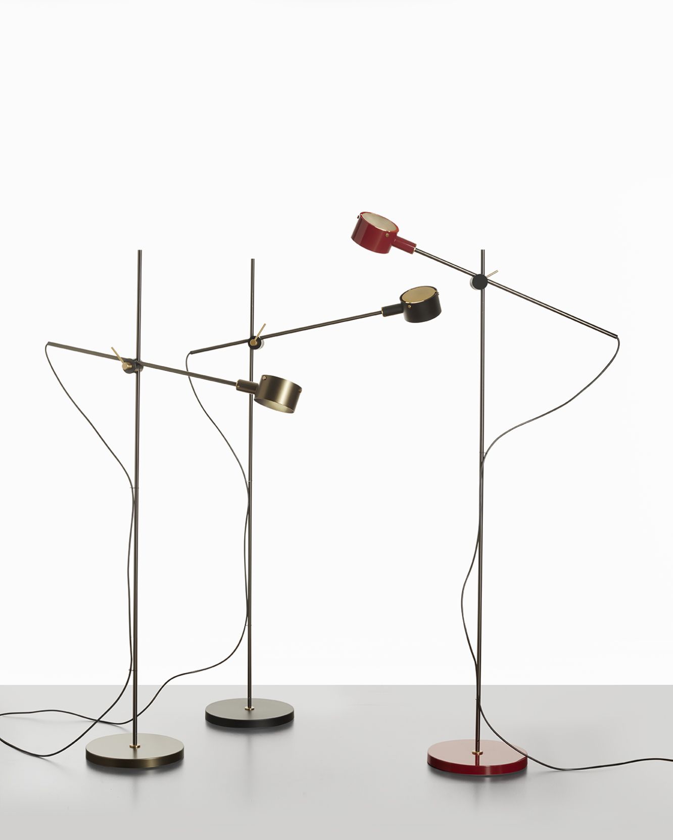 G.O. 352 Floor lamp Oluce G.O. 352 Floor lamp Oluce