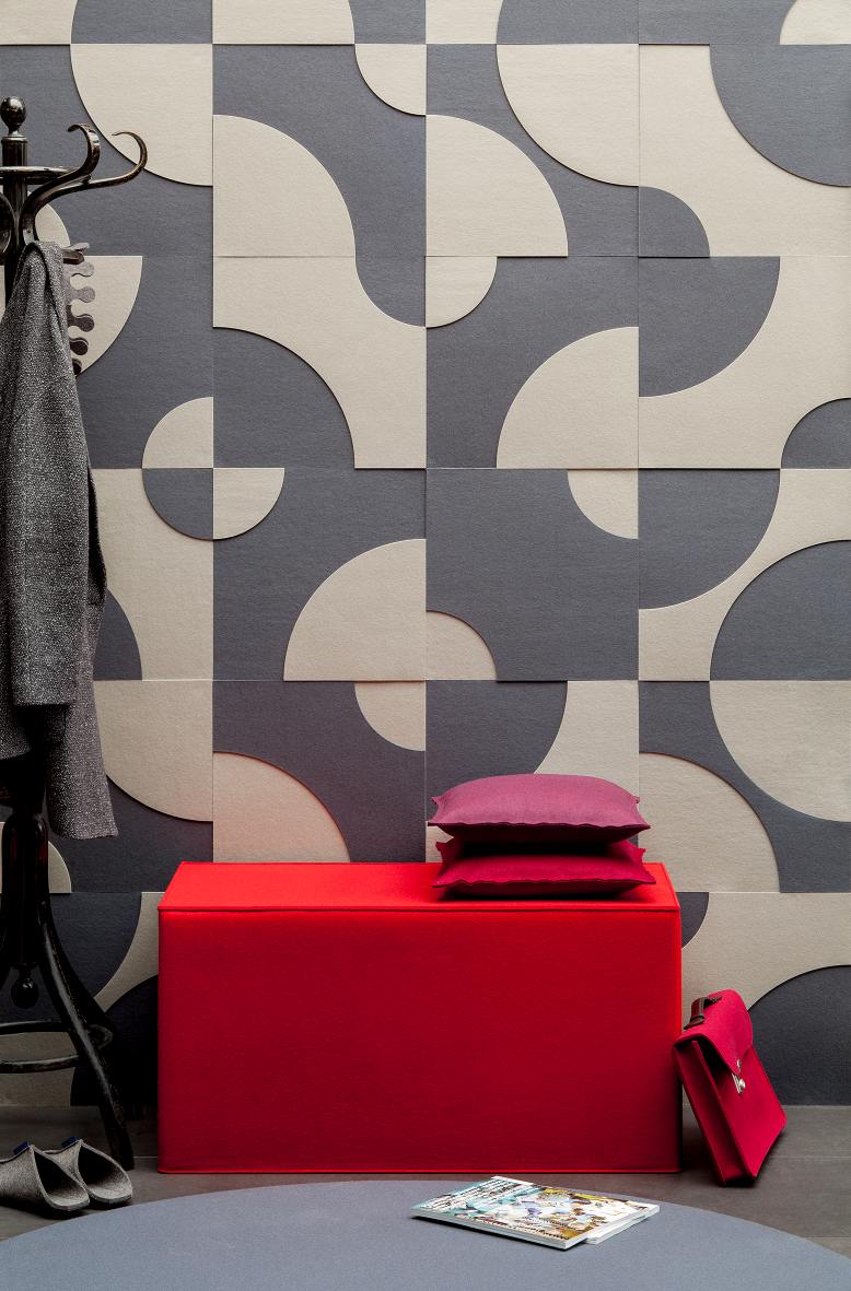 Cuboid seating stool Hey Sign