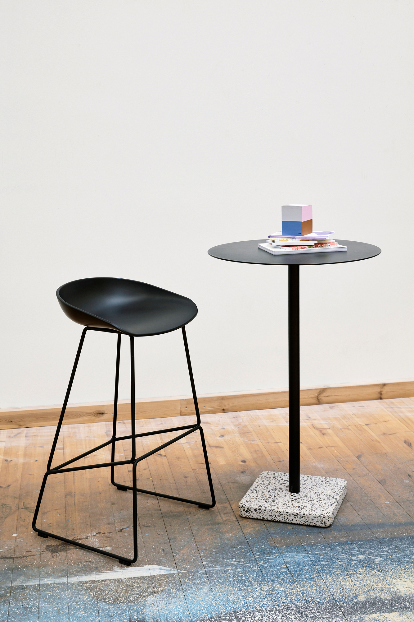 About a Stool AAS 38 / AAS38 Bar stool Hay, black shell / black frame, seat height 65 cm SINGLE PIECES