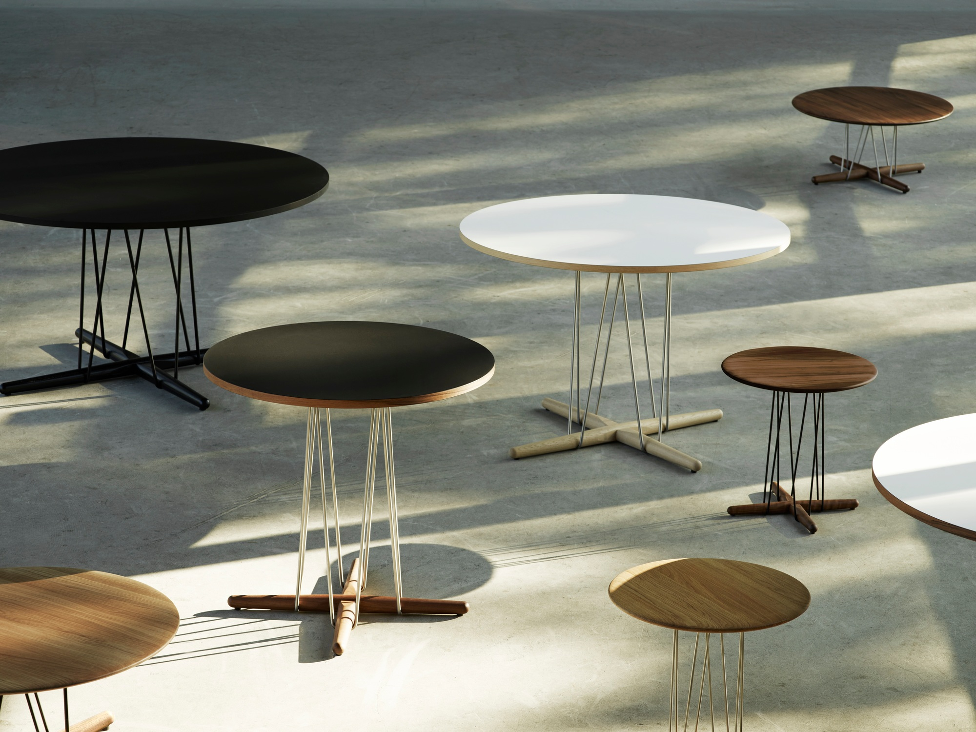 Embrace Lounge Table Carl Hansen &amp; Søn Stainless steel - Oak soaped