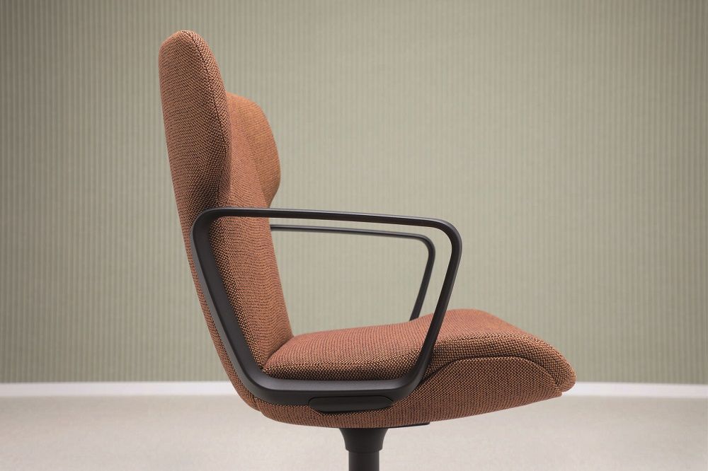 295/6 Intra conference chair Wilkhahn