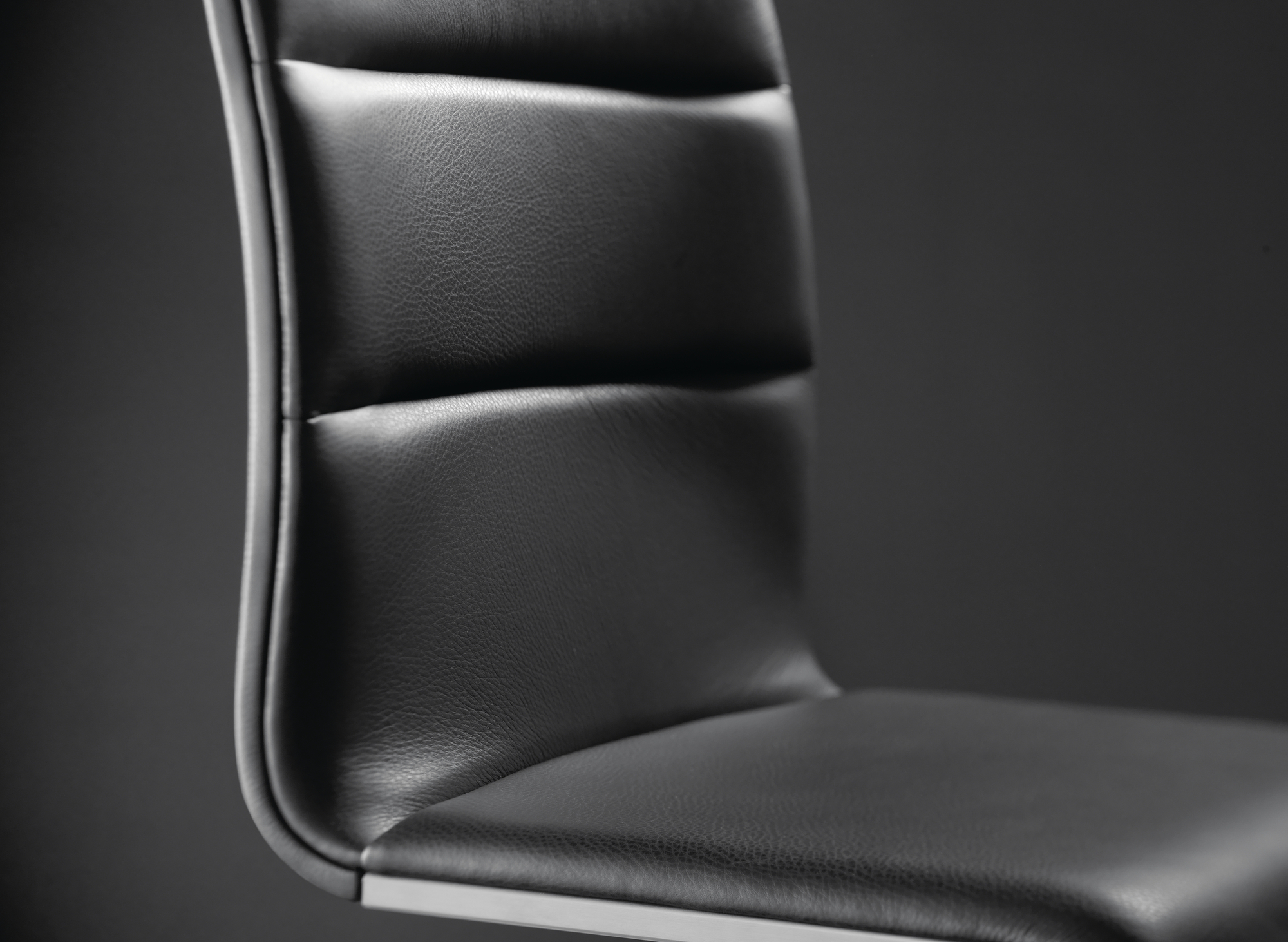 Lynn chair Girsberger