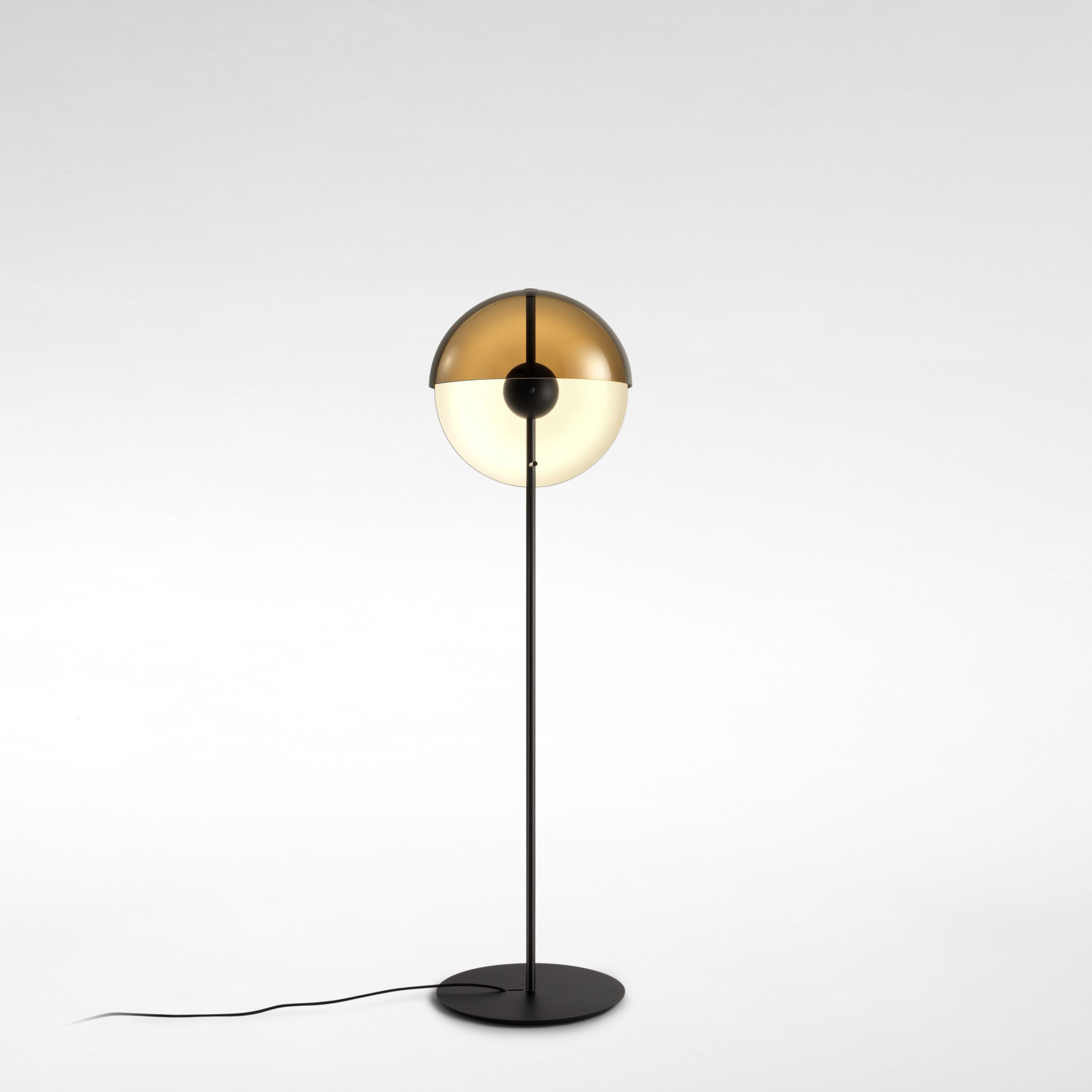 Theia P Floor lamp black Marset