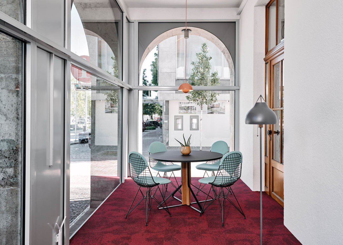 DKR-2 Wire Chair with seat and back cushion Vitra