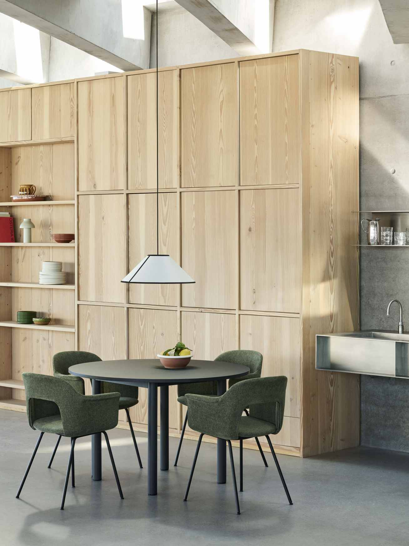 Annex Table Round Dining Table Hay
