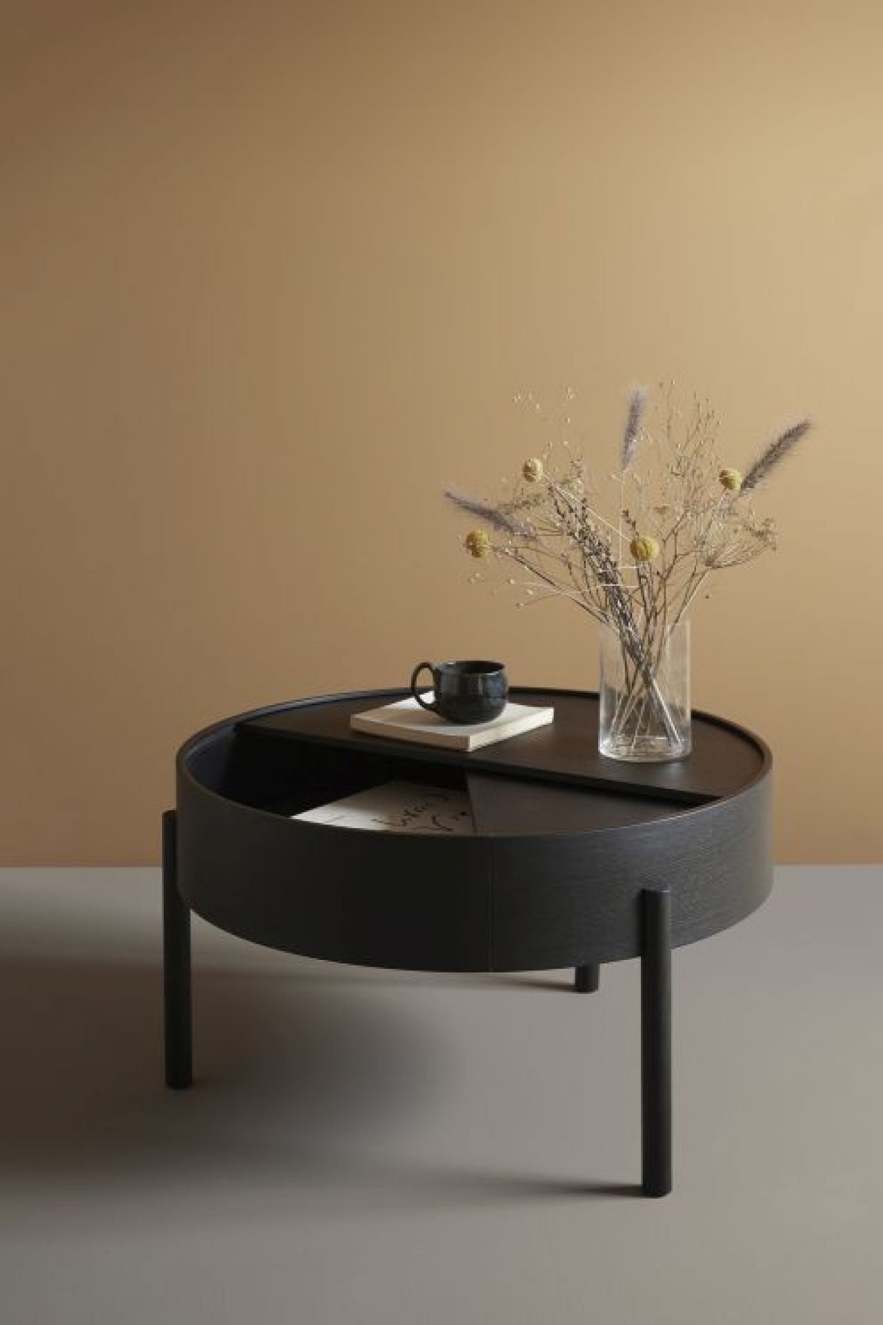 Arc coffee table Ø 66 cm BLACK Woud SINGLE PIECES