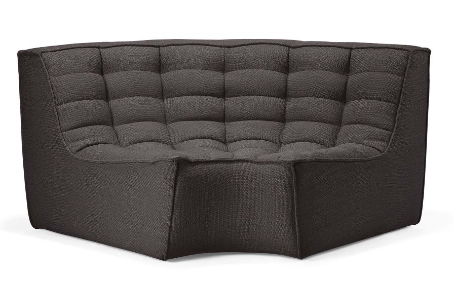 Dunkelgraues N701 Sofa von Ethnicraft mit runder Ecke. Modulares Ecksofa mit gesteppter Sitzfläche.