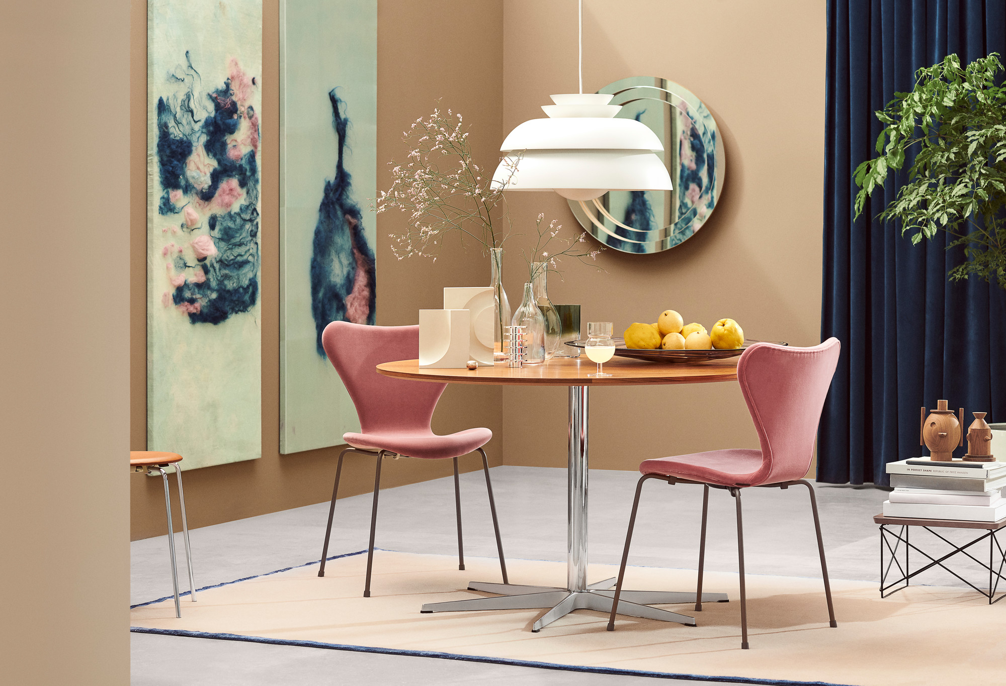 Series 7 3107 Belfast Chair fully upholstered Fritz Hansen autumn red