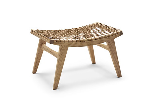 Klismos Stool with felt gliders Knoll International