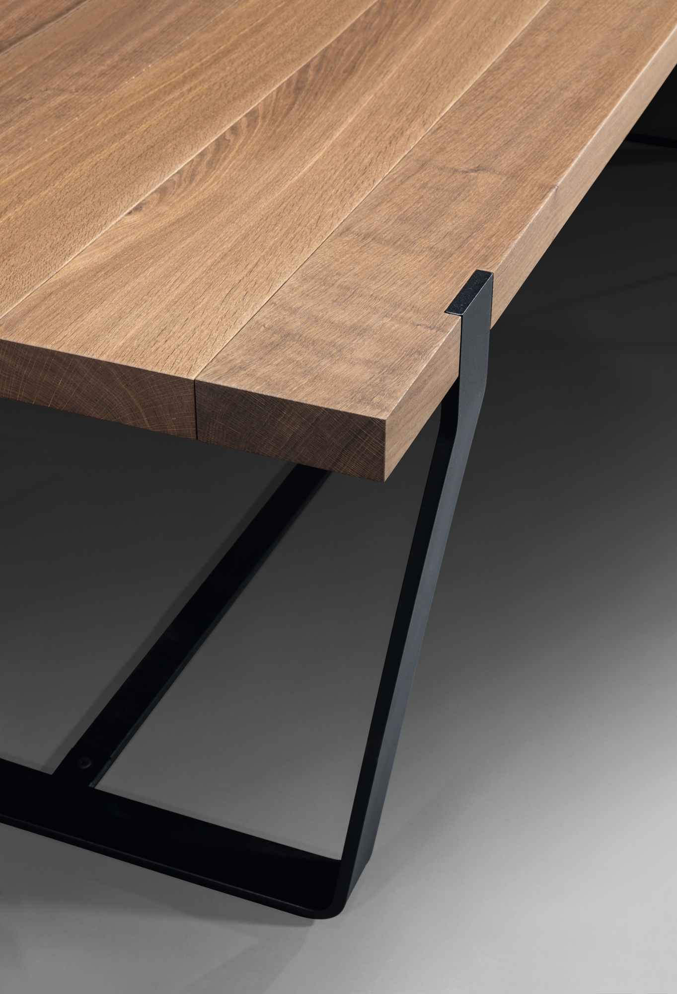 BB 11 Clamp table oak Janua