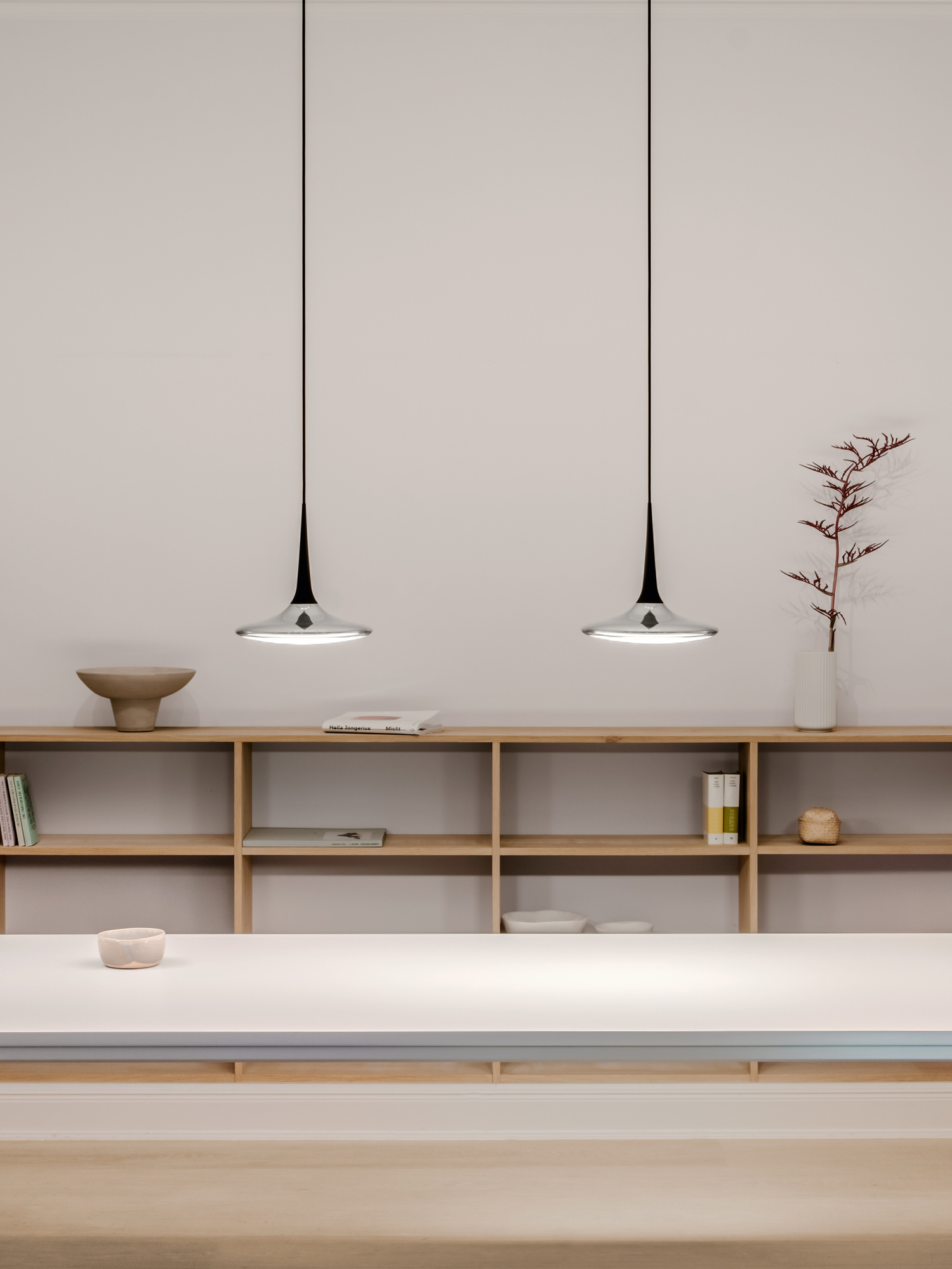 Falling Leaf In Pendant light Grau