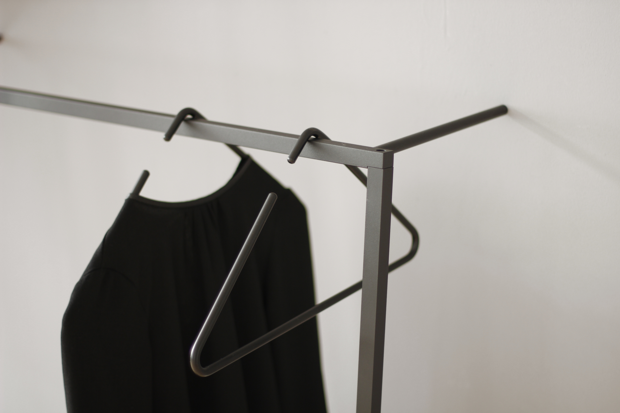 Little Leano S leaning valet stand Roomsafari