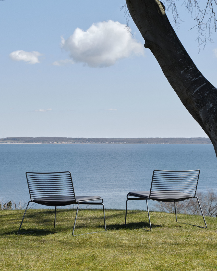 Hee Lounge Chair Black Hay