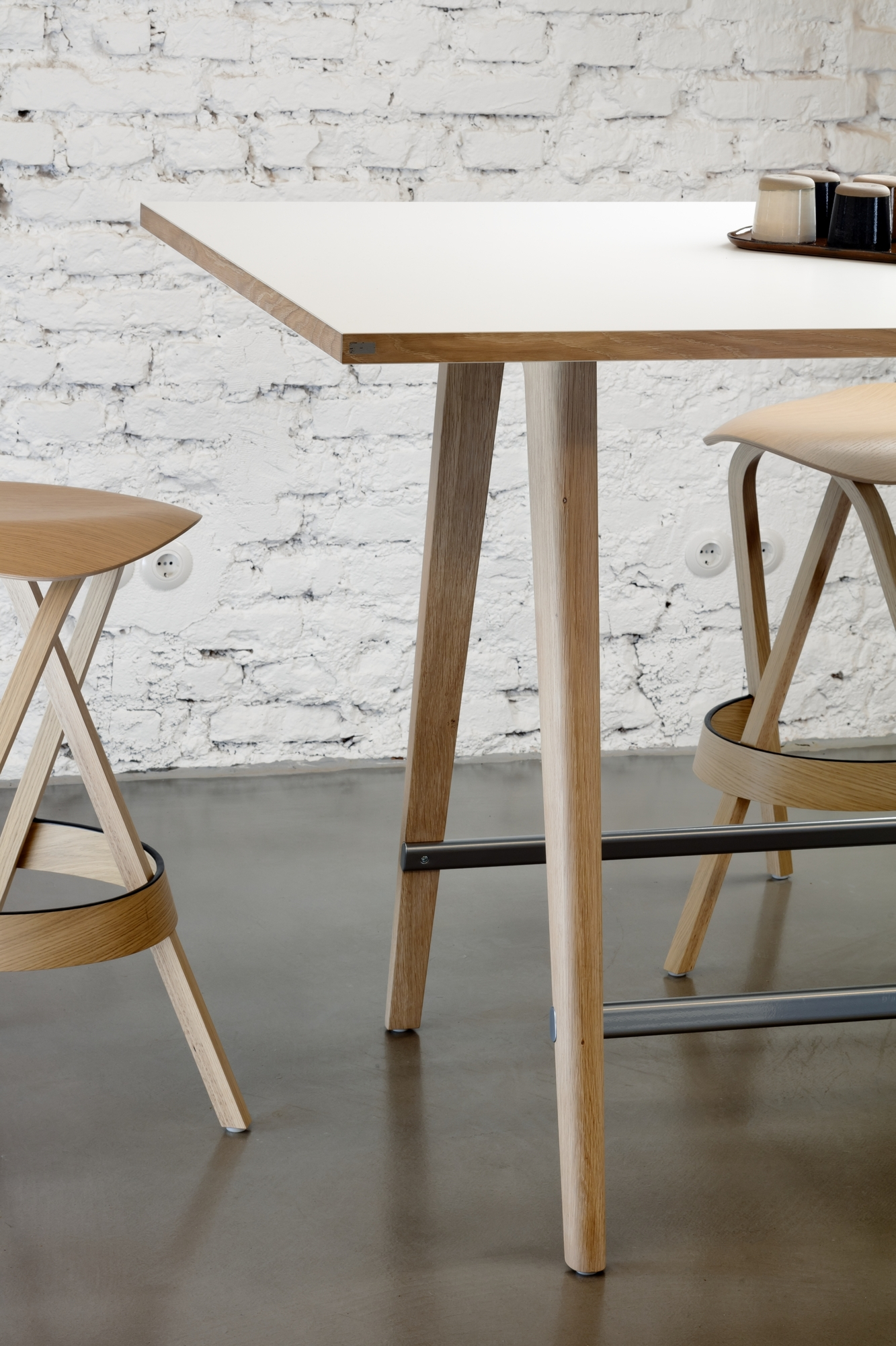 1510 High table Thonet