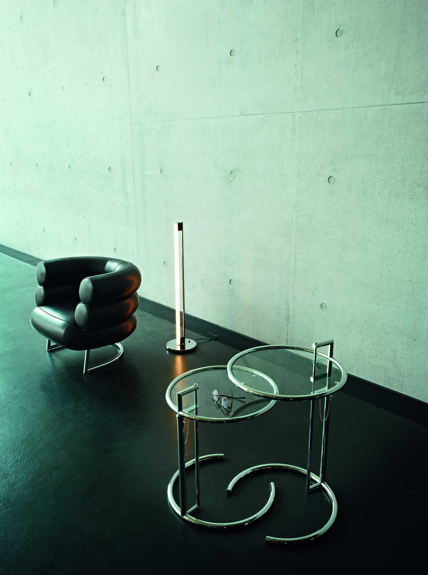 Adjustable Table E1027 Side Table ClassiCon - QUICK SHIP